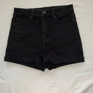 Women’s Size 4 American Eagle Curvy HI-Rise Shortie Jean Shorts